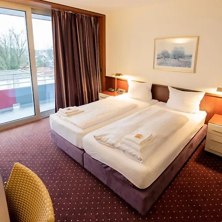 Im Park Hotel 3*