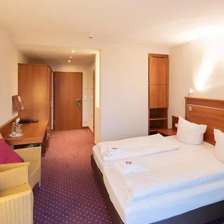 Im Park Hotel 3*