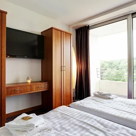 Hotel Im Park 3*